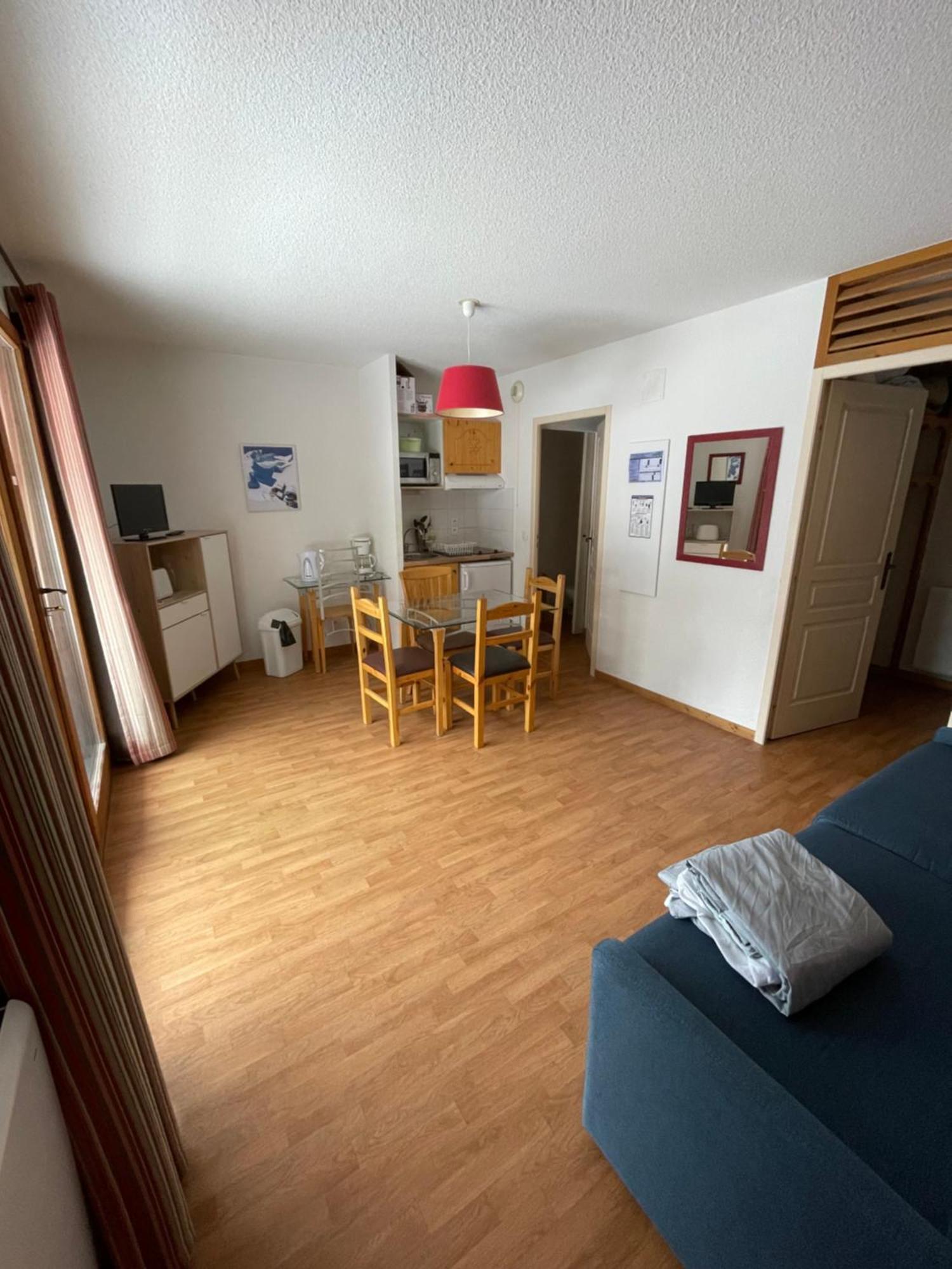 3 Vallees - & Piscine - 004 Apartment